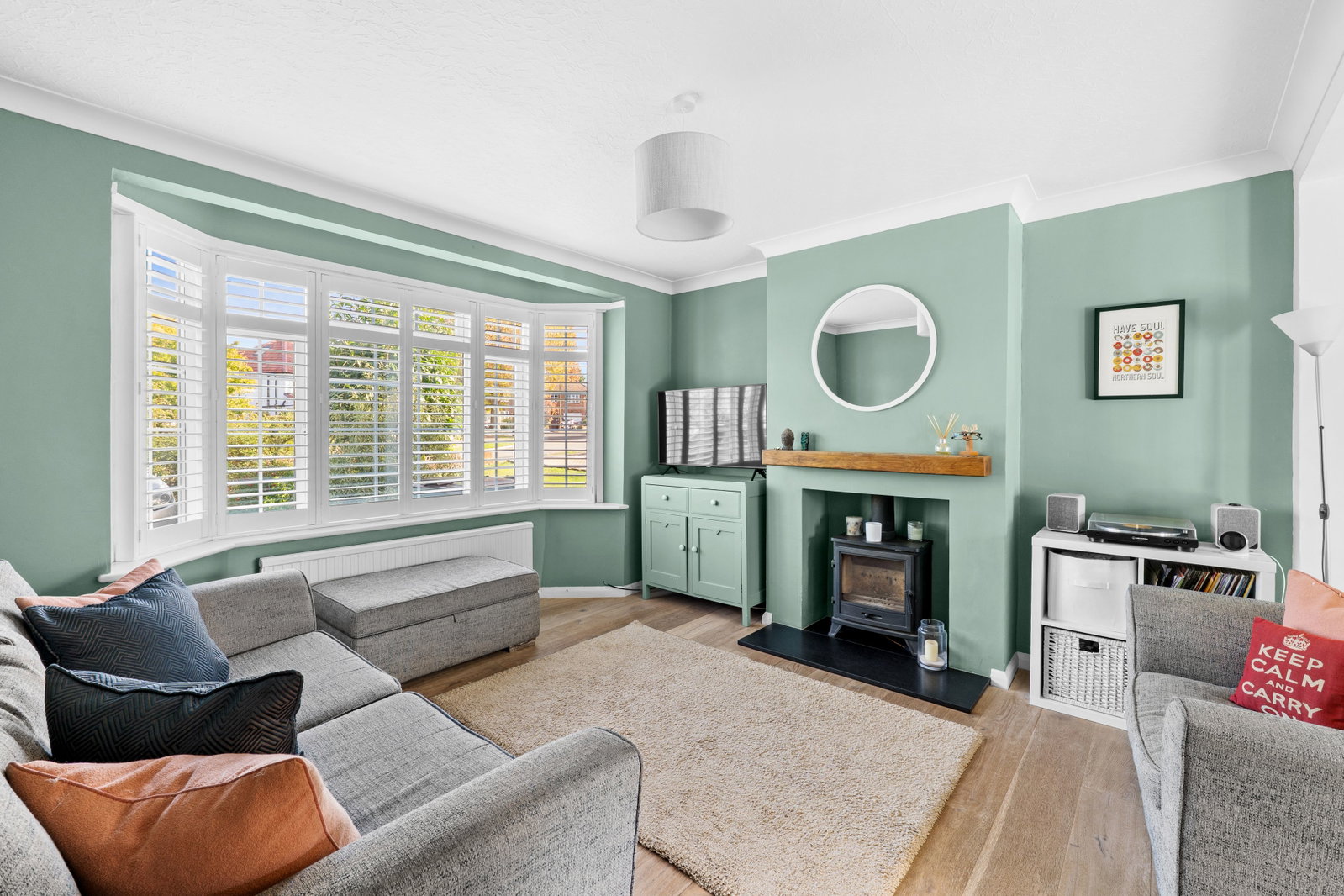 Semi Detached House for sale in Leatherhead, Kingscroft Road, Leatherhead, KT22 7BU, 1176 m²