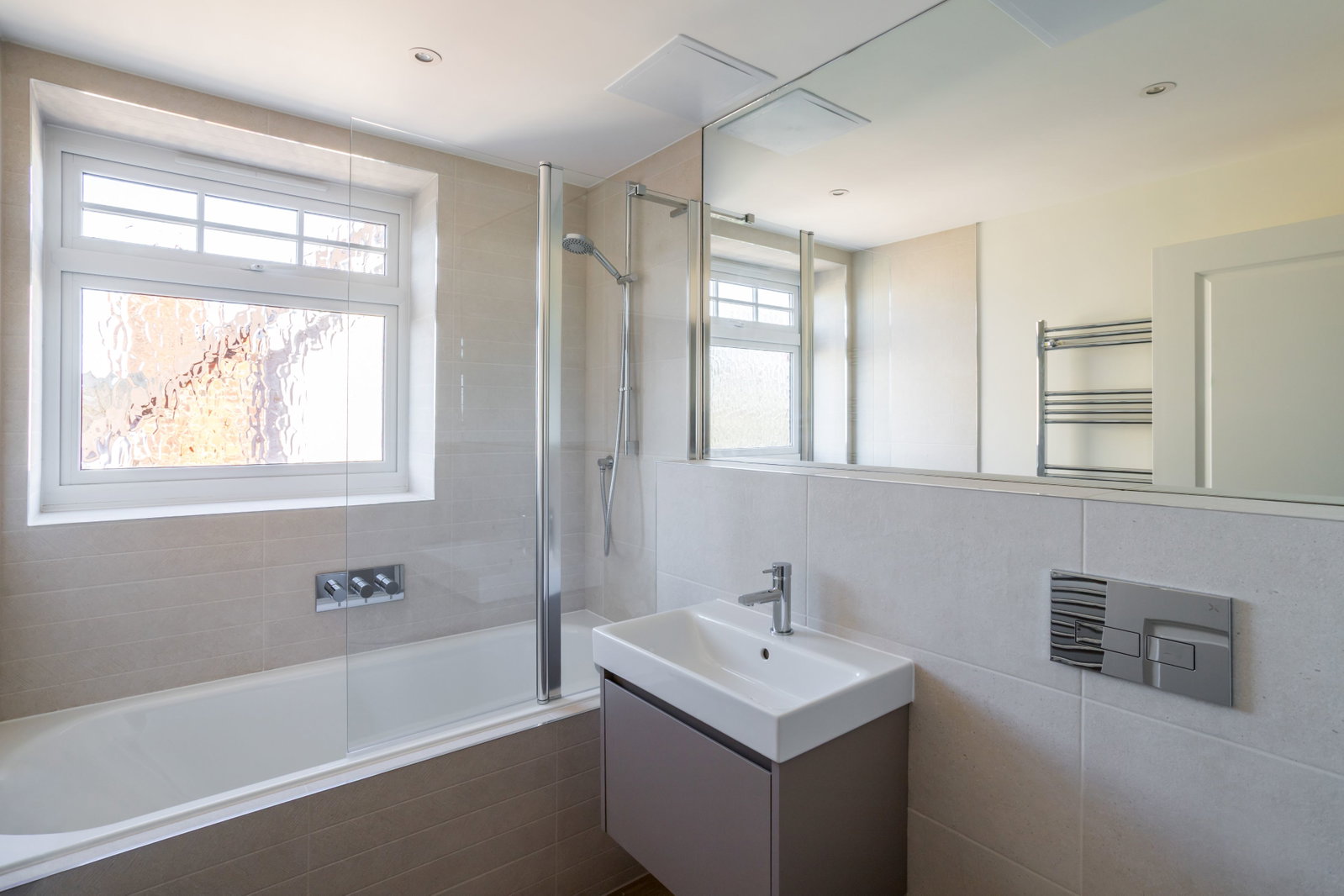 Flat for sale in South Croydon, Flat 5, Brompton House, 18 Brambledown Road, Sanderstead, CR2 0BL, 795 m²