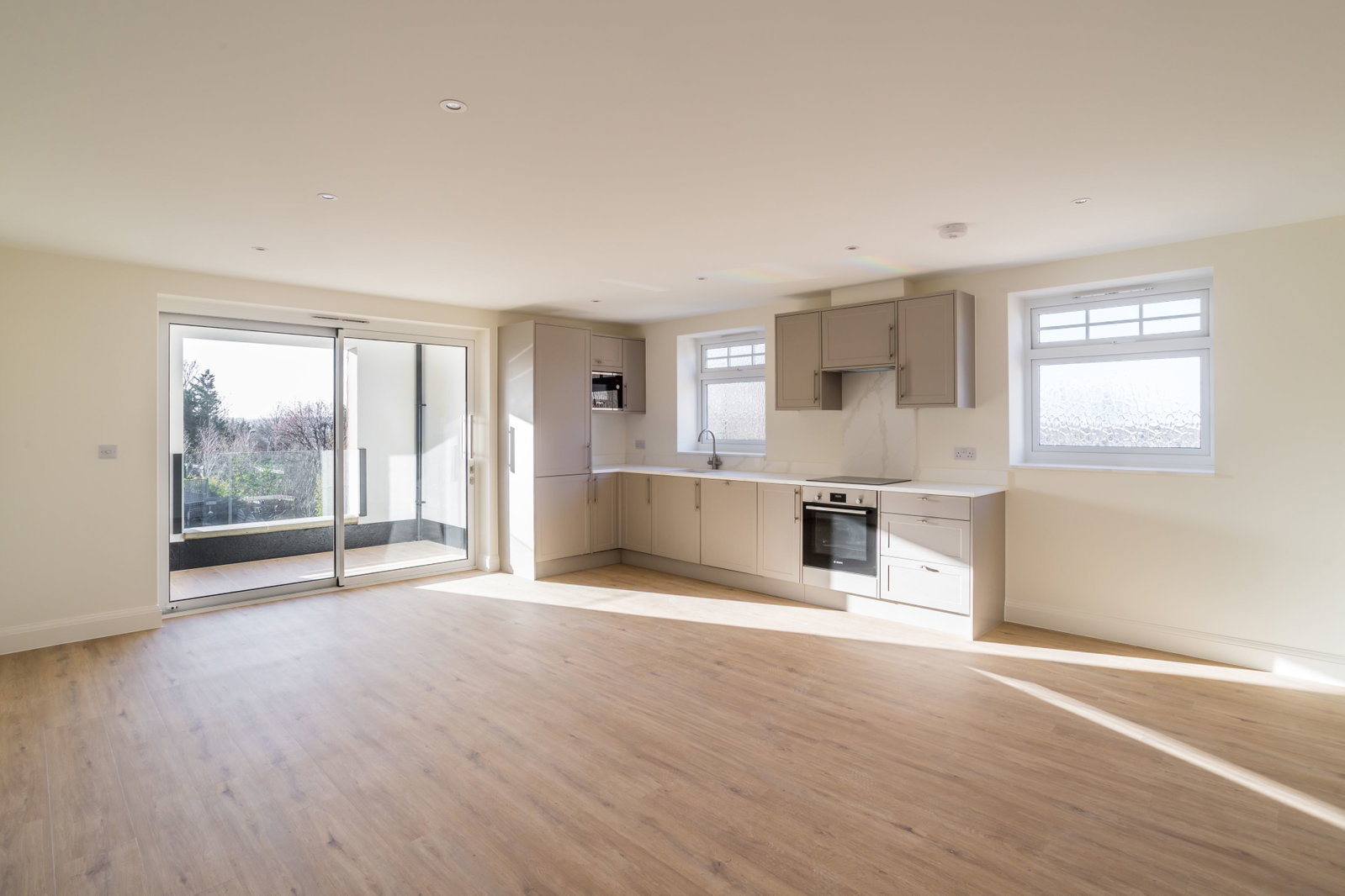 Flat for sale in South Croydon, Flat 5, Brompton House, 18 Brambledown Road, Sanderstead, CR2 0BL, 795 m²