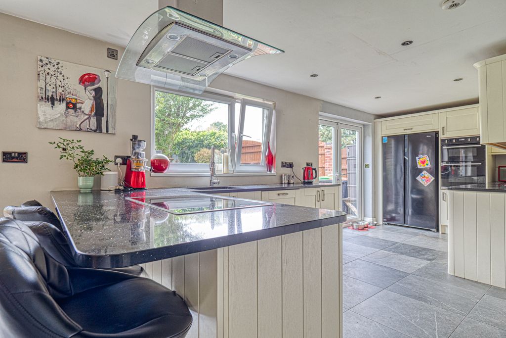 Detached House for sale in Nottingham, Church Lane, Underwood, NG16 5FR