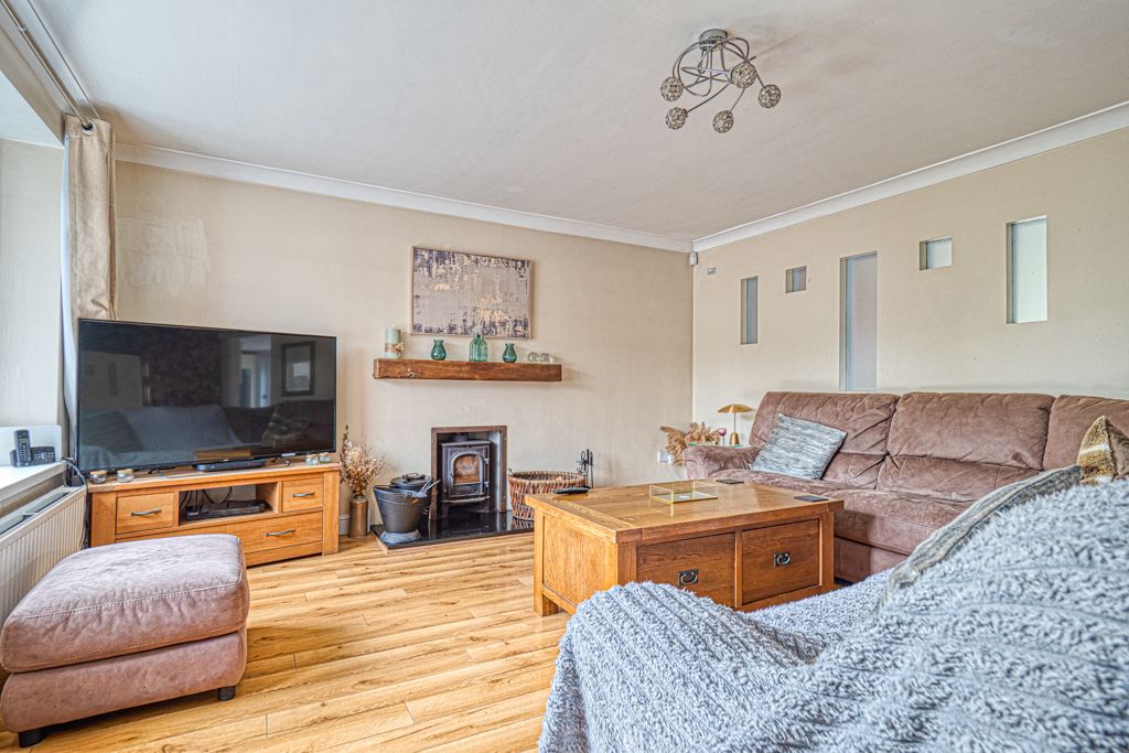 Detached House for sale in Nottingham, Church Lane, Underwood, NG16 5FR