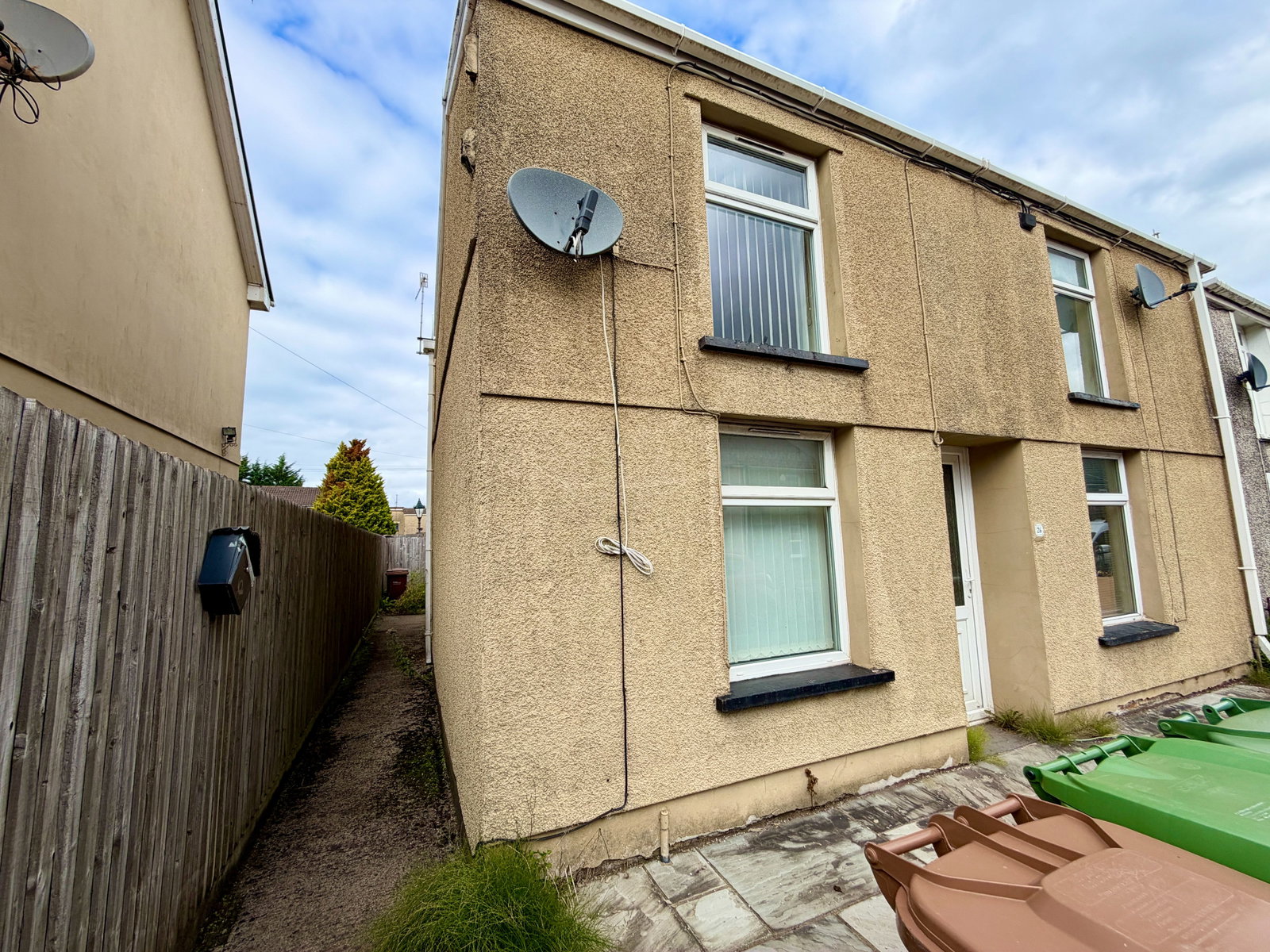 Terraced House for sale in Treharris, High Street, Nelson, Treharris, CF46 6EU