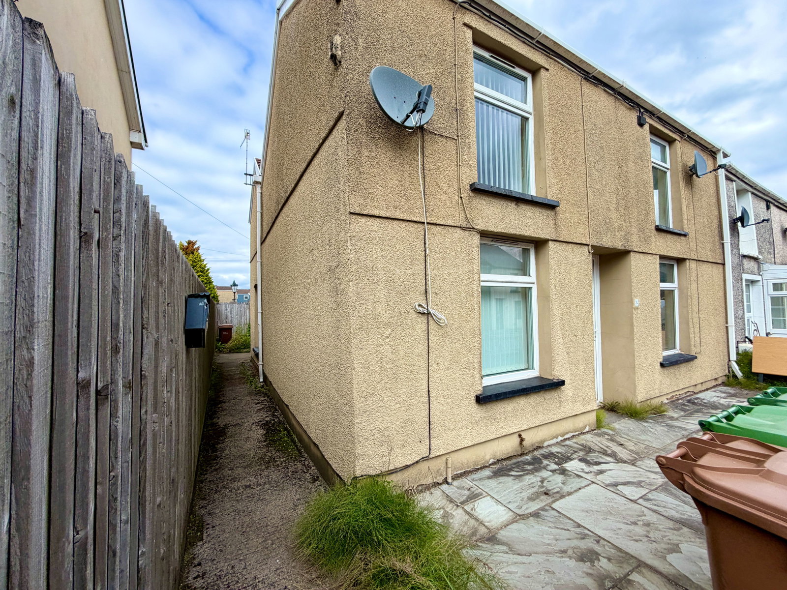 Terraced House for sale in Treharris, High Street, Nelson, Treharris, CF46 6EU