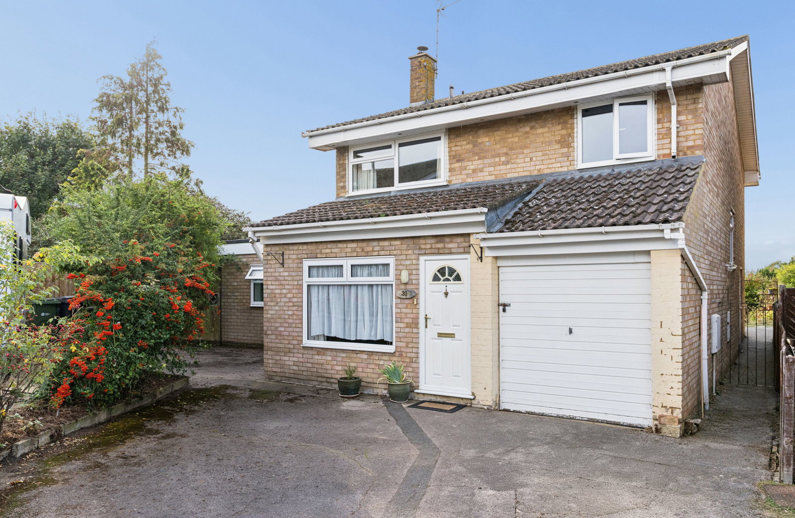 Detached House for sale in Shefford, Knolls Way, Clifton, Shefford, SG17 5QZ
