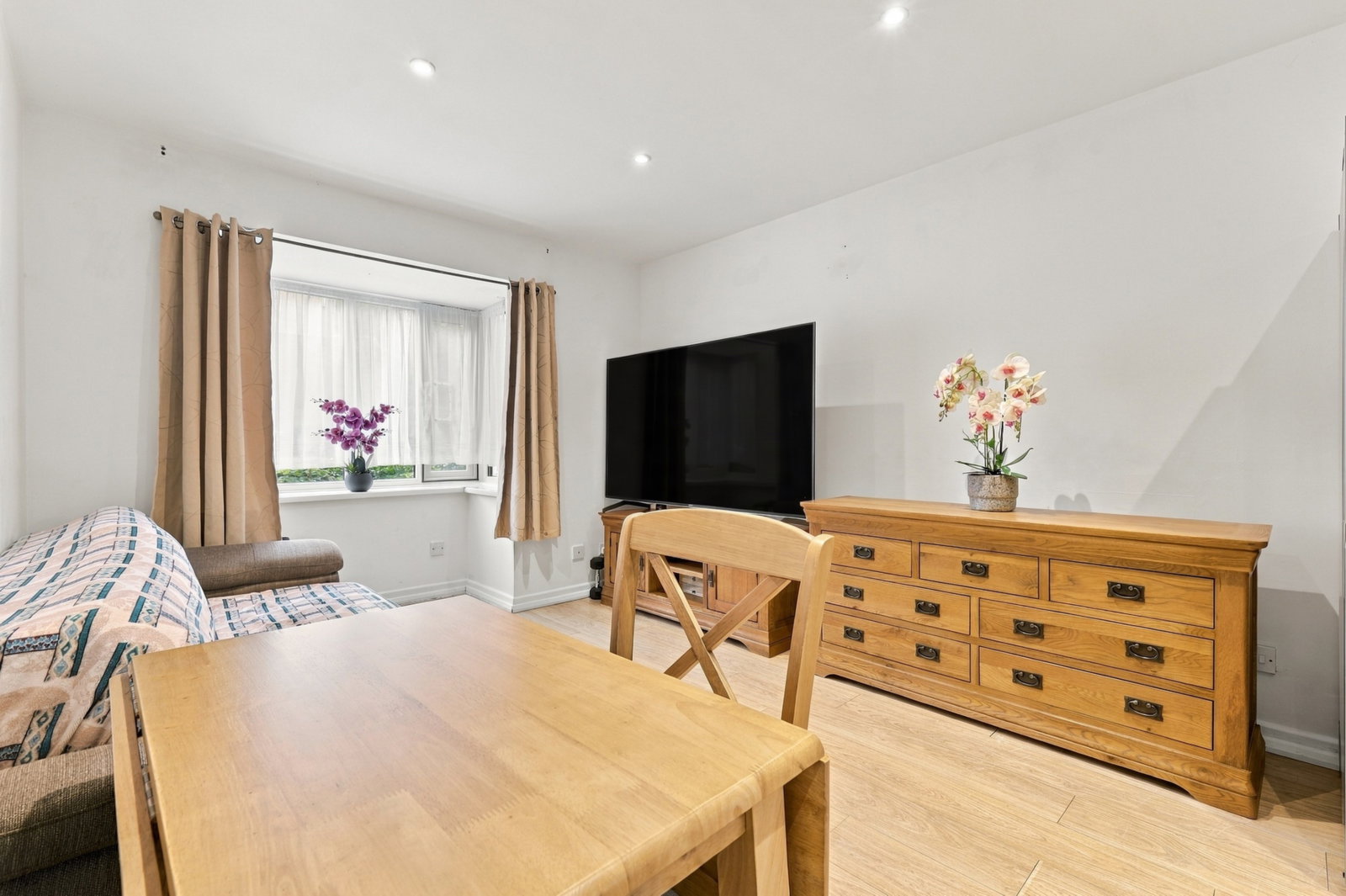 Flat for sale in Basildon, Copperfields, Basildon, SS15 5RS, 427 m²