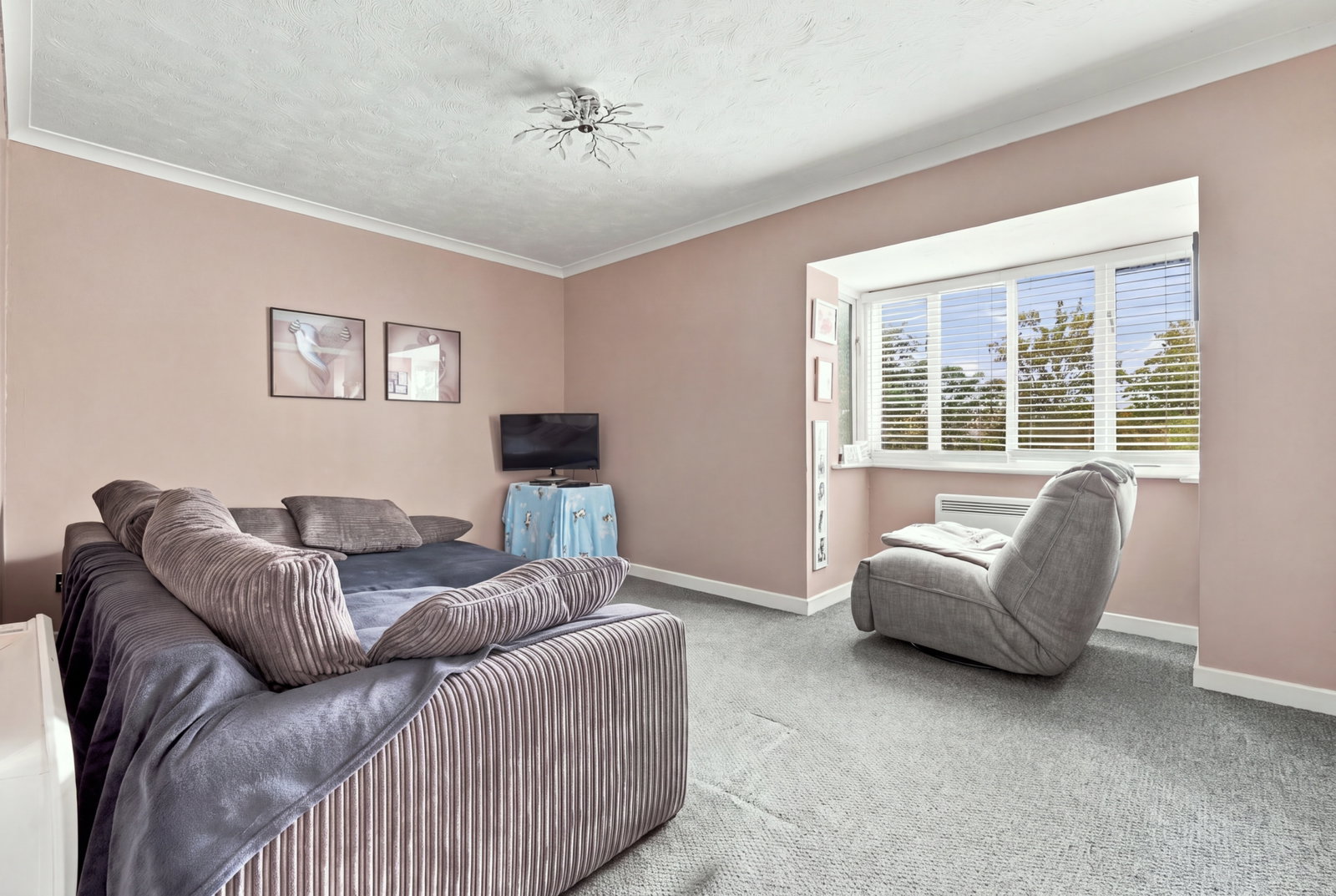 Flat for sale in Basildon, Copperfields, Basildon, SS15 5RZ, 517 m²