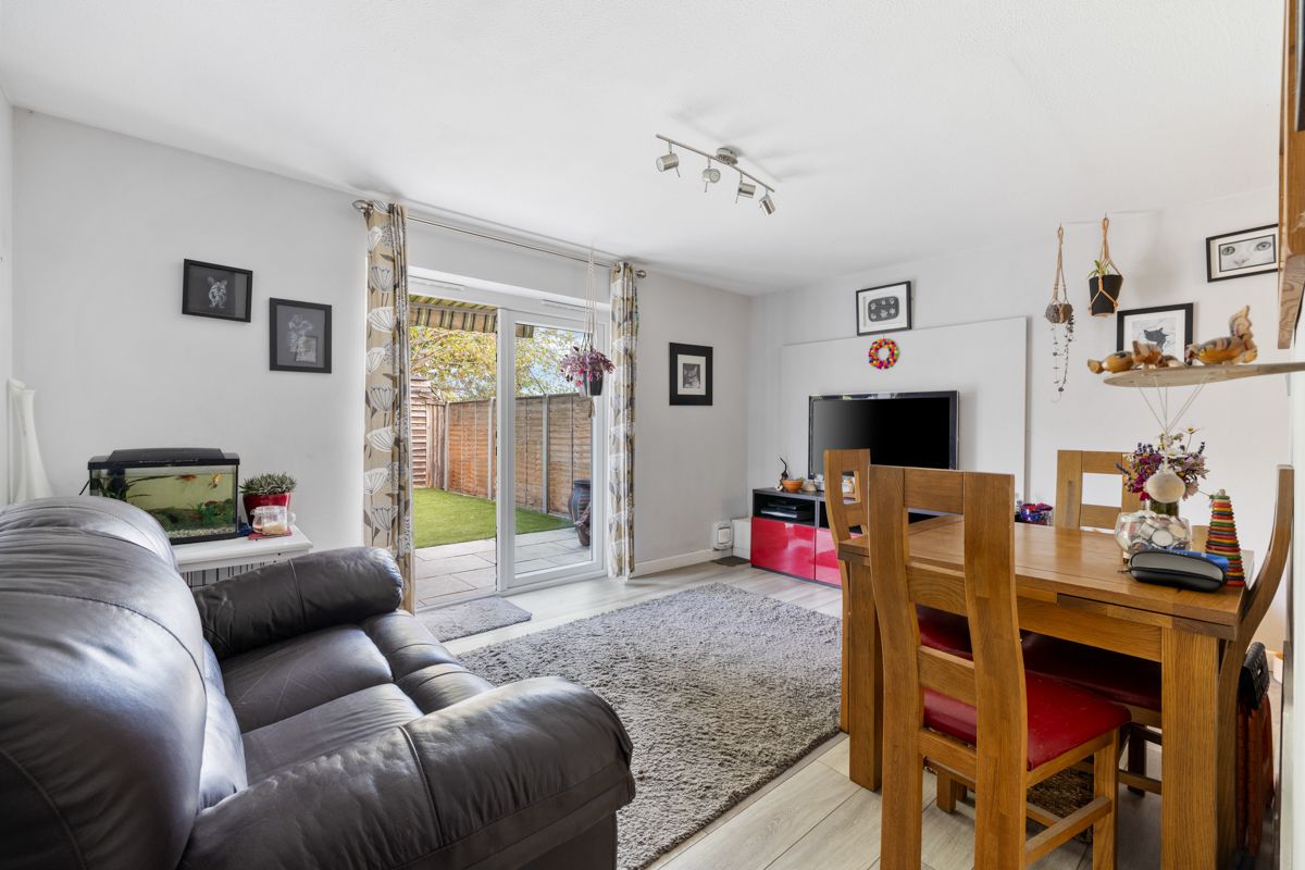 Maisonette for sale in Haslemere, Lion Mead, Haslemere, GU27 1LF