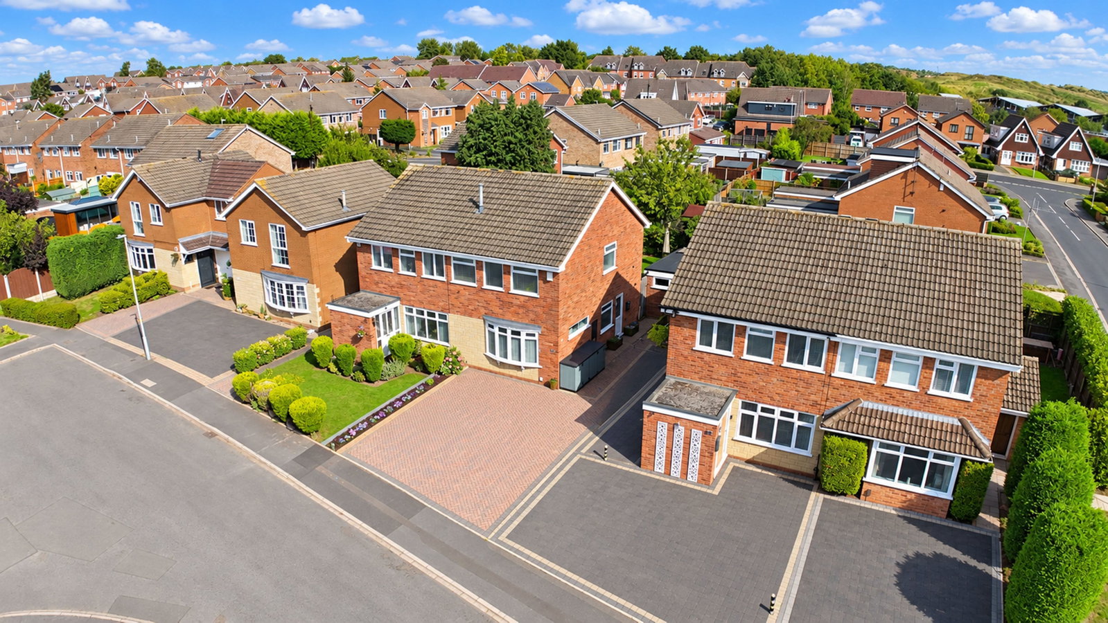 Semi Detached House for sale in Kingswinford, Jay Road, Kingswinford, DY6 7RR