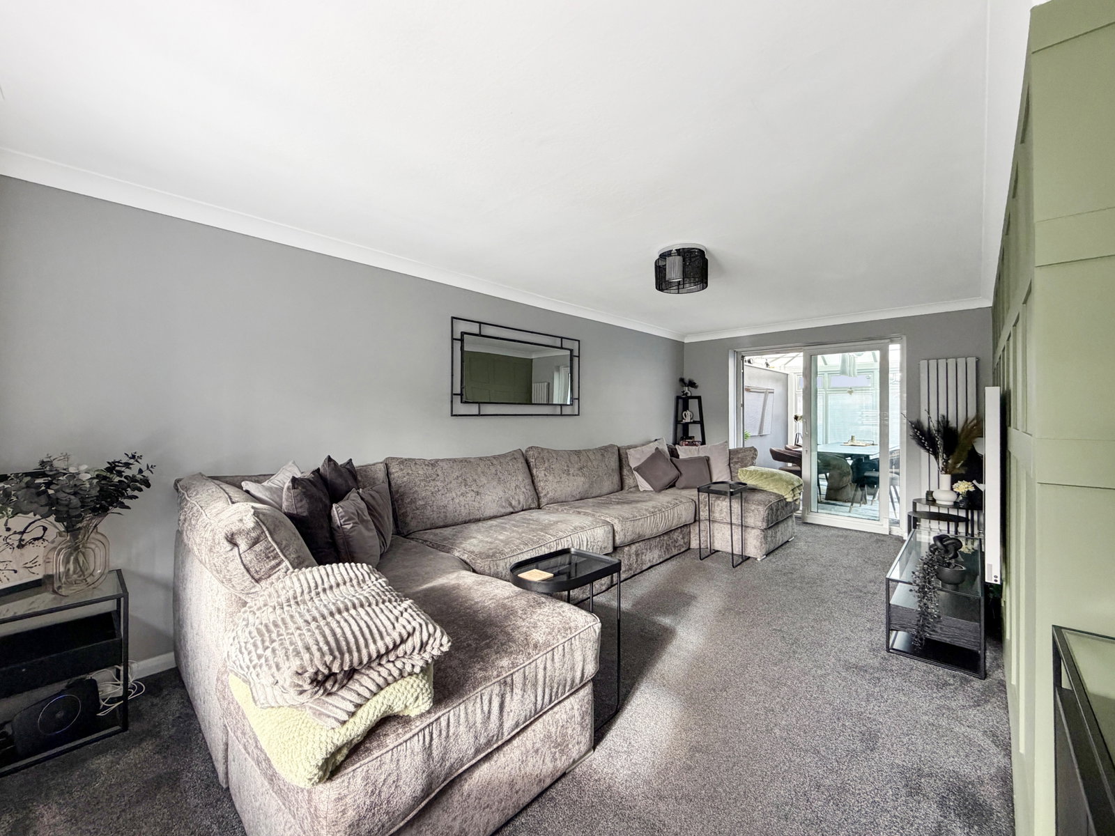 Terraced House for sale in Stanford-le-hope, Plaistow Close, Stanford-le-hope, SS17 7AT