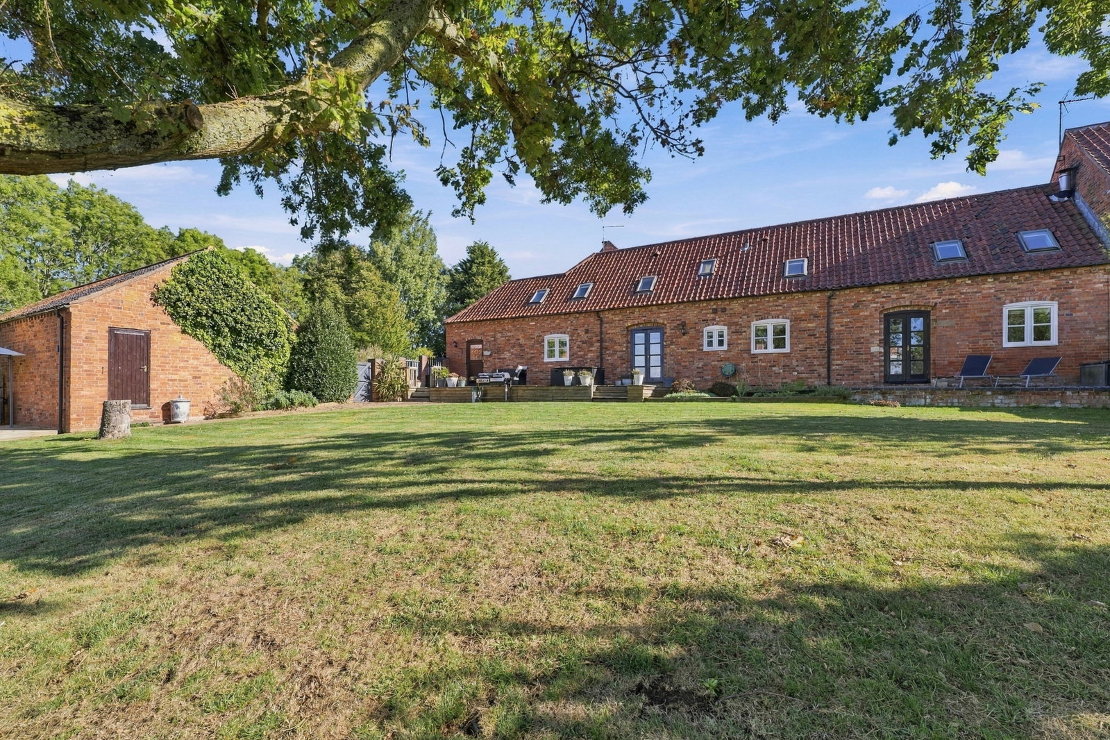 Barn Conversion for sale in Newark, , Newark, NG23 6LG, 2110 m²
