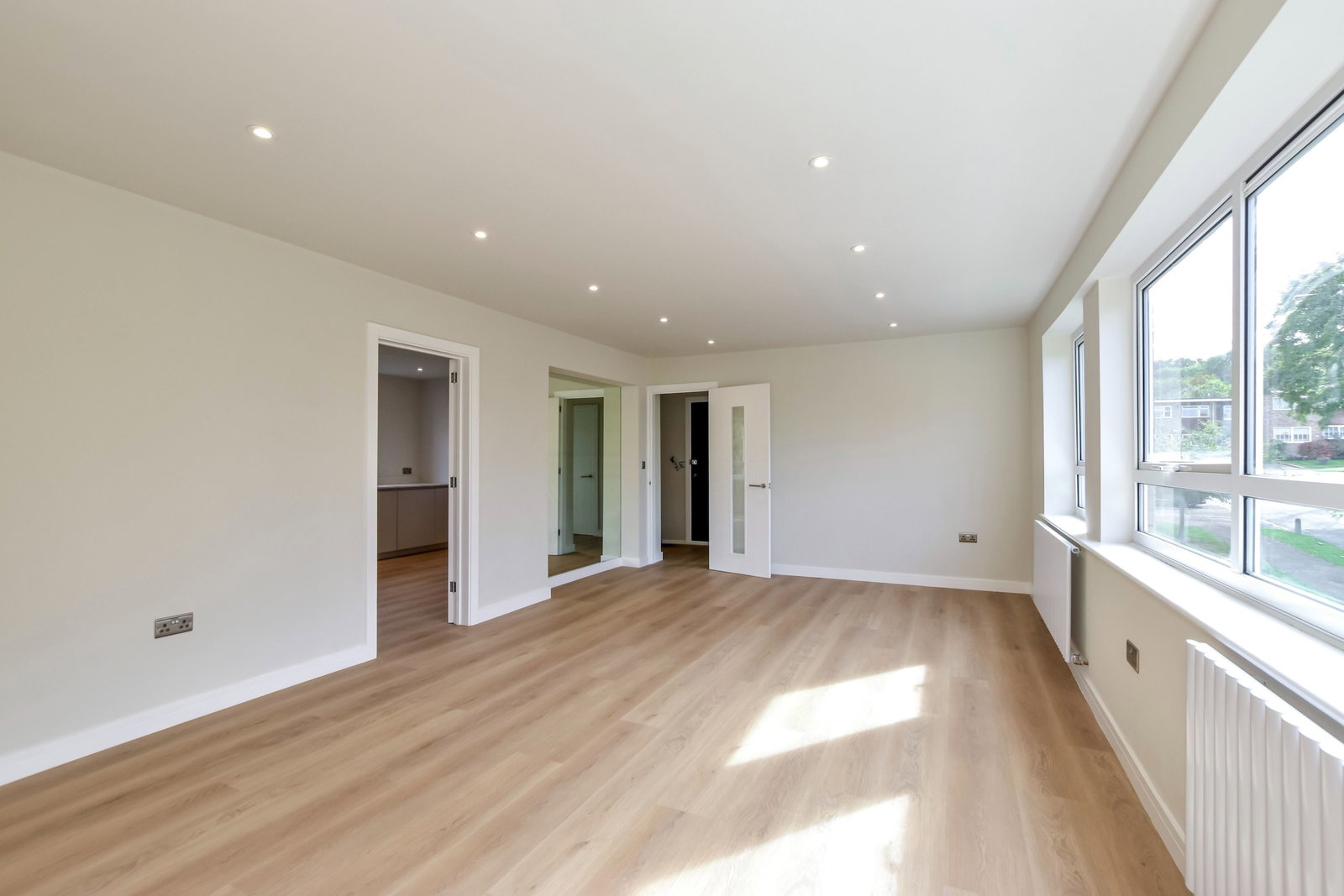 Flat for sale in Bushey, Ivinghoe Road, Bushey, WD23 4SW, 950 m²
