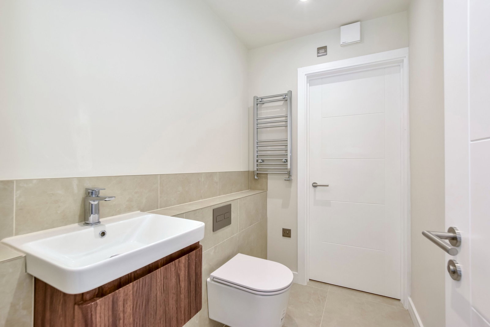 Flat for sale in Bushey, Ivinghoe Road, Bushey, WD23 4SW, 950 m²