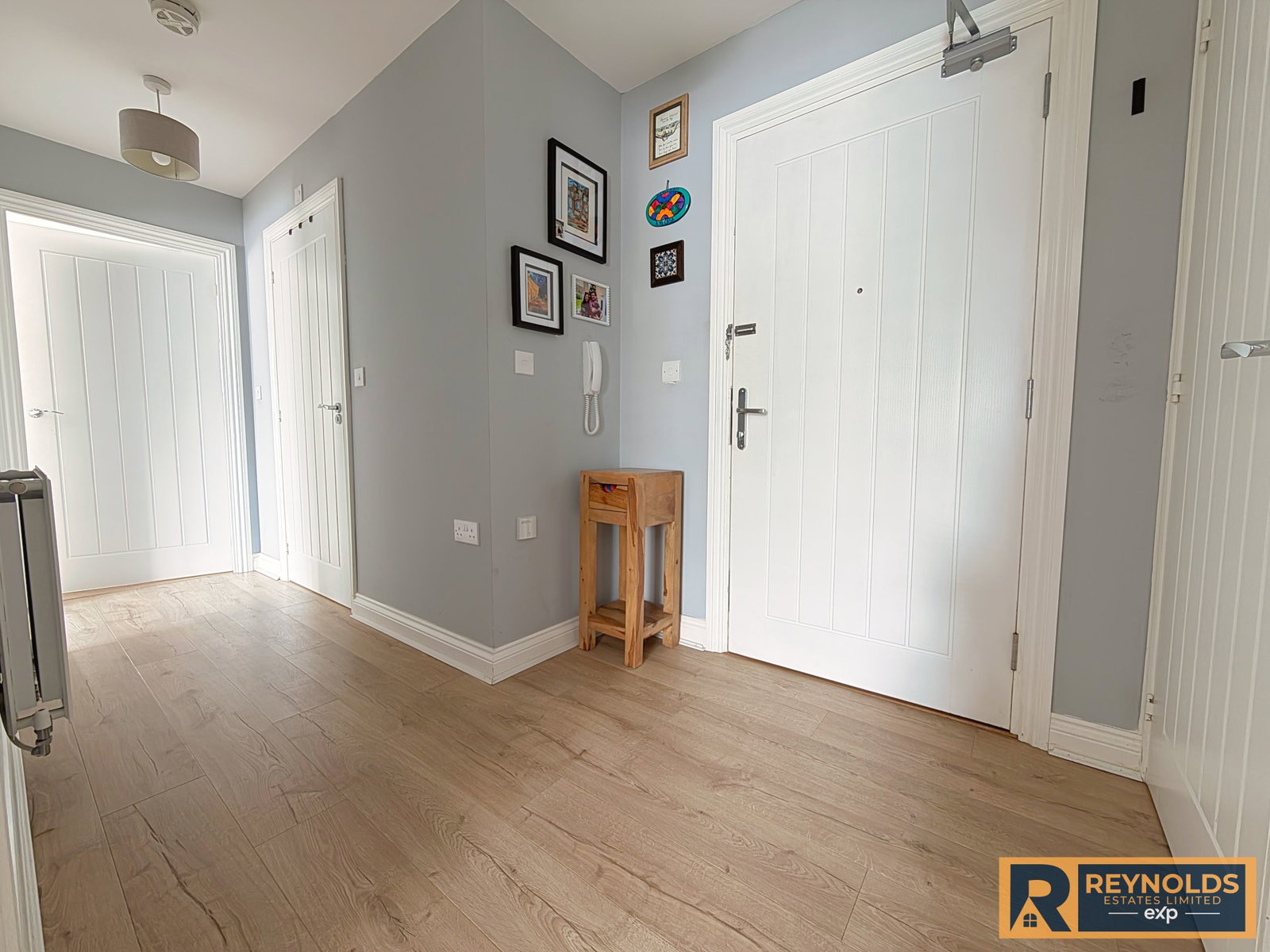 Apartment for sale in West Malling, GROUND FLOOR APARTMENT In Rowan Street, Leybourne Chase, West Malling, Kent, ME19 5SN, 731 m²