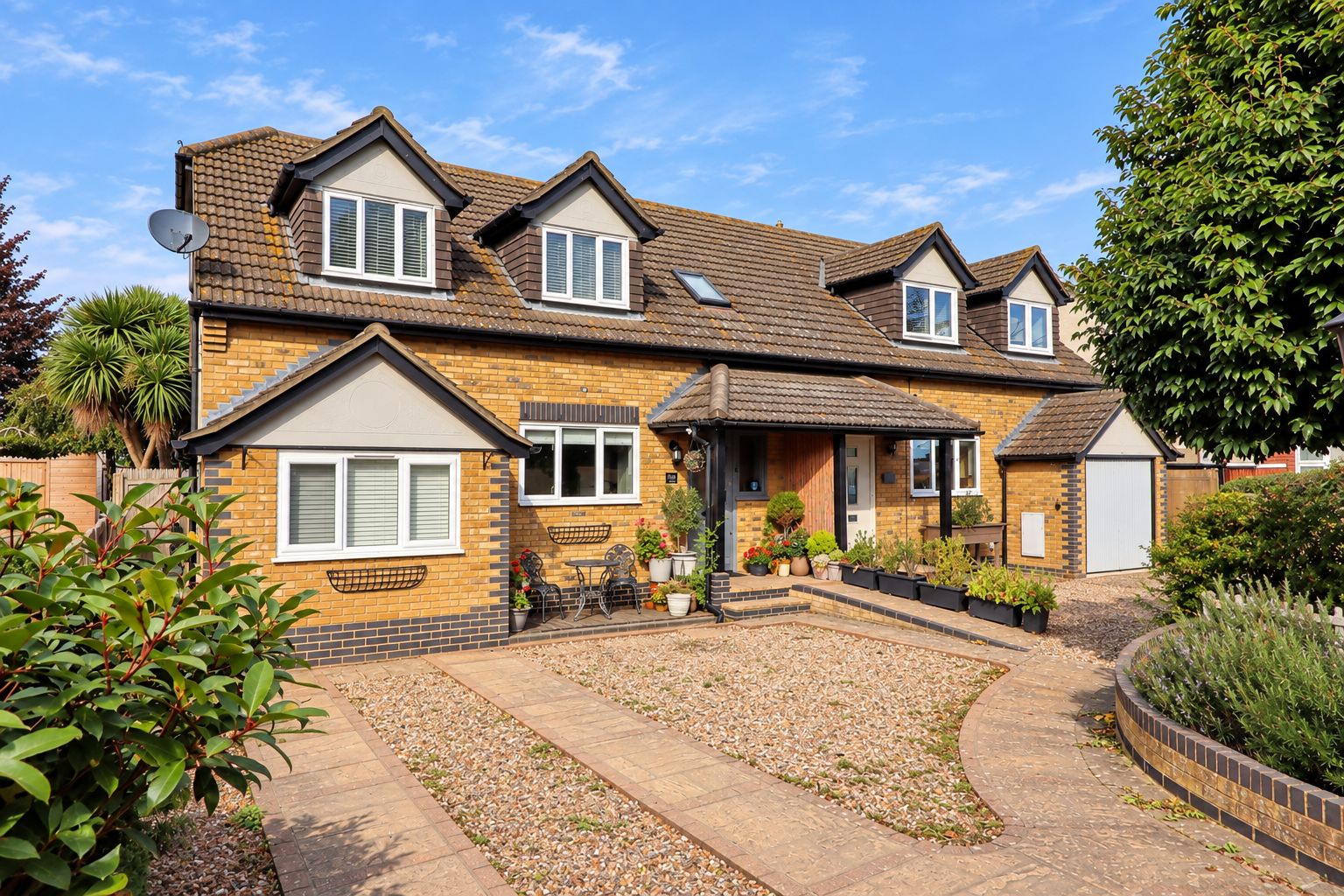 Semi Detached House for sale in Southminster, St. Lawrence Drive, St. Lawrence, Southminster, CM0 7NL, 1137 m²