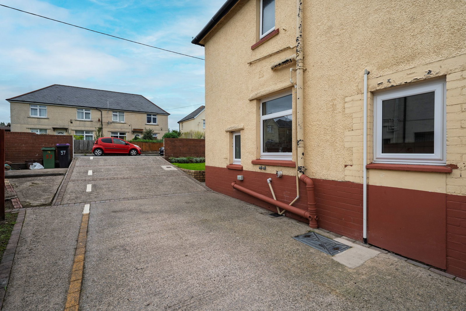 Semi Detached House for sale in Pontypool, Folly View , Penygarn, Pontypool