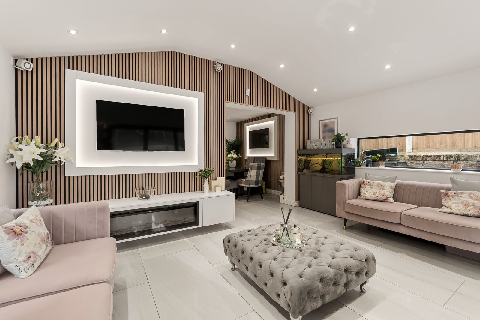 Detached House for sale in Bradford, Cropredy Close, Queensbury