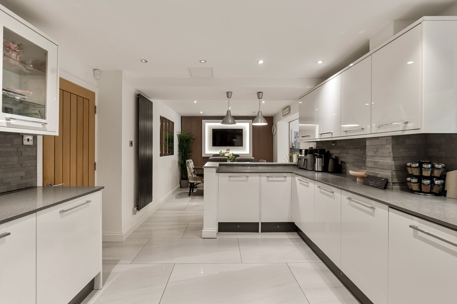 Detached House for sale in Bradford, Cropredy Close, Queensbury