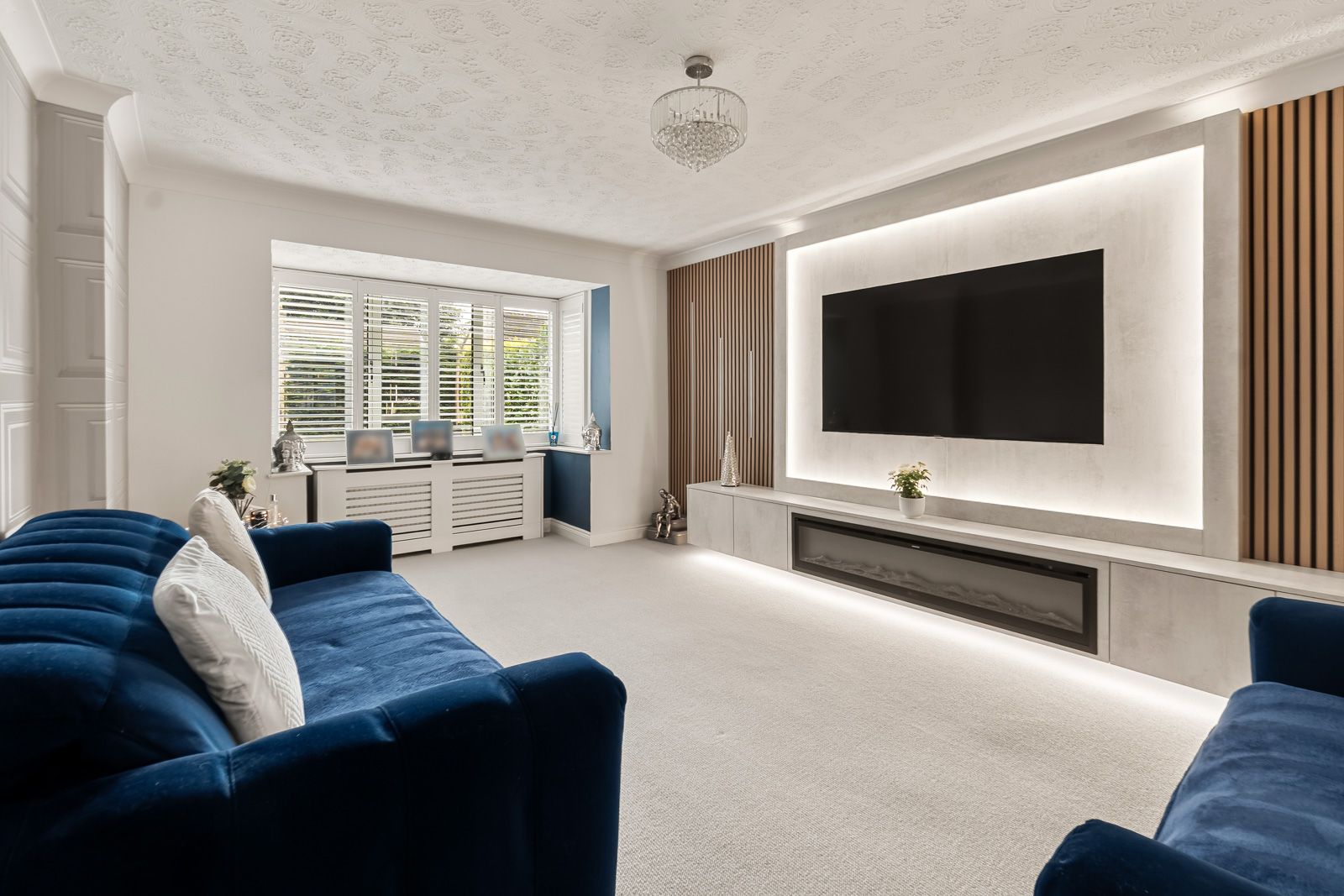 Detached House for sale in Bradford, Cropredy Close, Queensbury