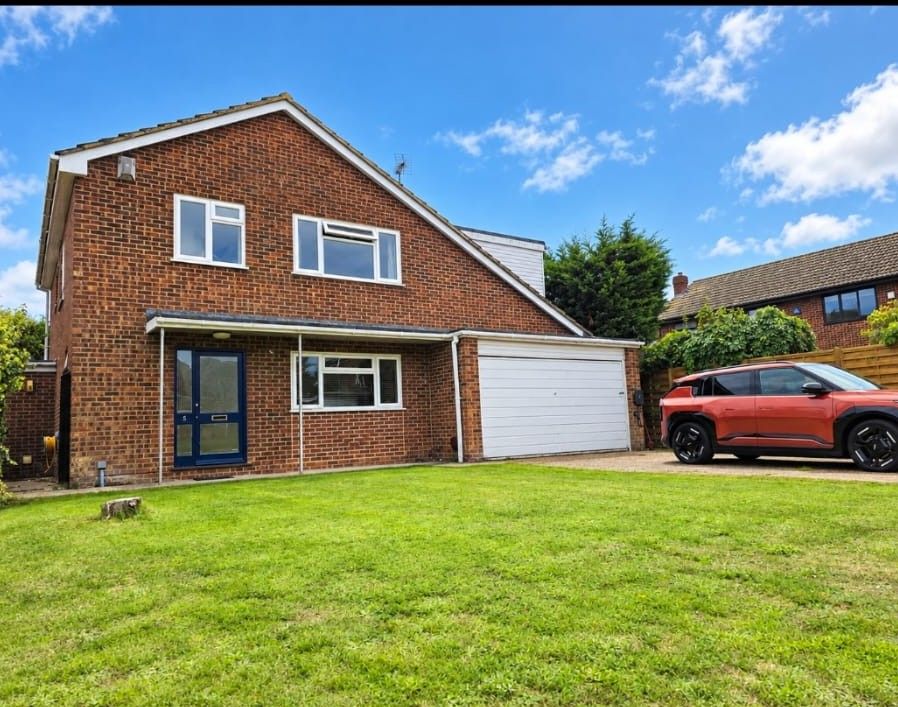 Detached House for sale in Canterbury, Byron Close, Canterbury, CT1 1XN