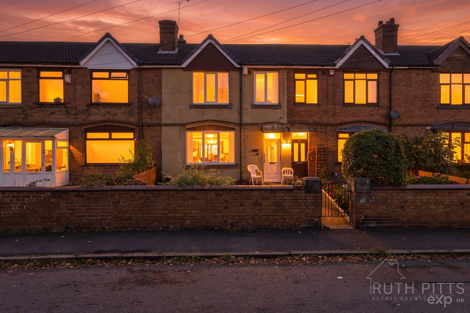 Terraced House for sale in Pontefract, Broad Lane, South Elmsall, WF9