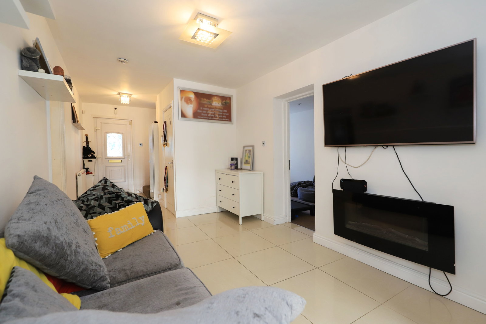Semi Detached House for sale in Wednesbury, Dorsett Road, Darlaston, Wednesbury, WS10 8TW, 2027 m²