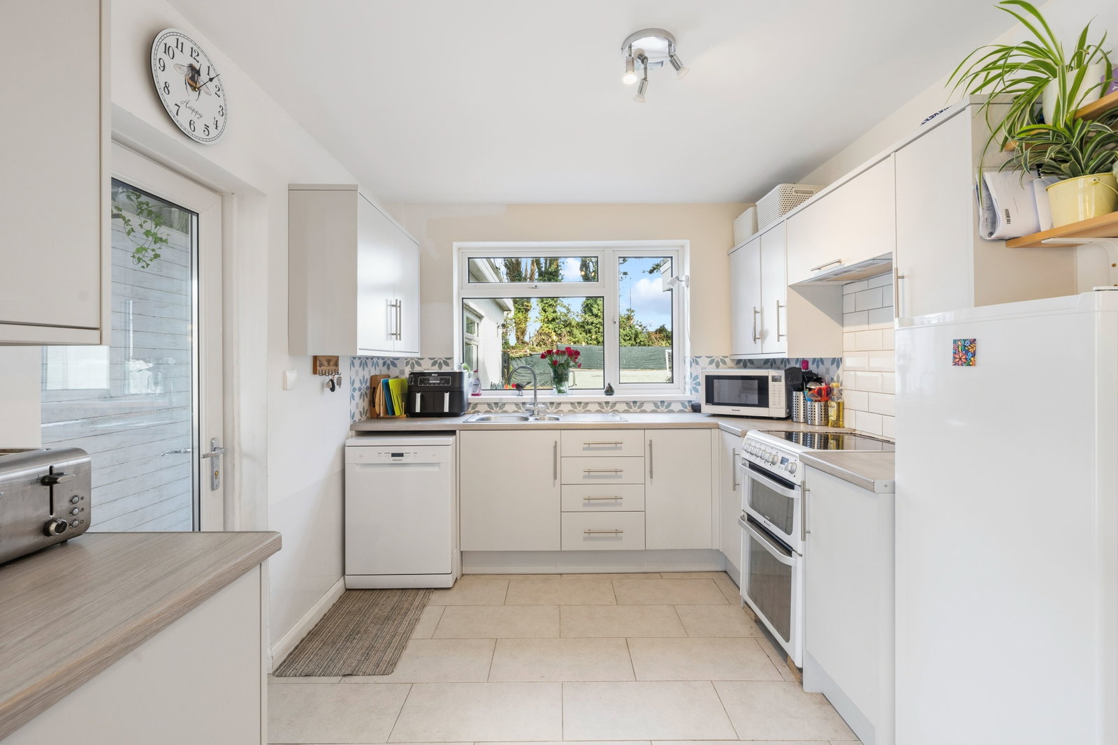 Bungalow for sale in Swansea, Pencaerfenni Park, Crofty, Gower, Swansea, SA4 3SF, 1200 m²