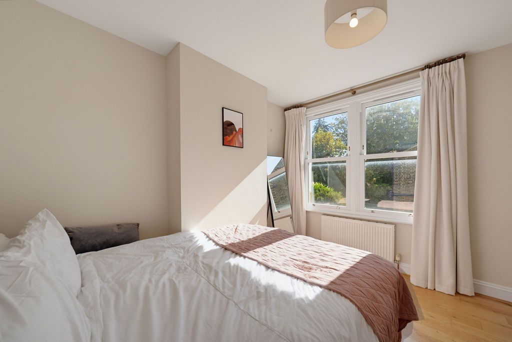 Apartment for sale in London, Harpenden Road, West Norwood, SE27, 827 m²