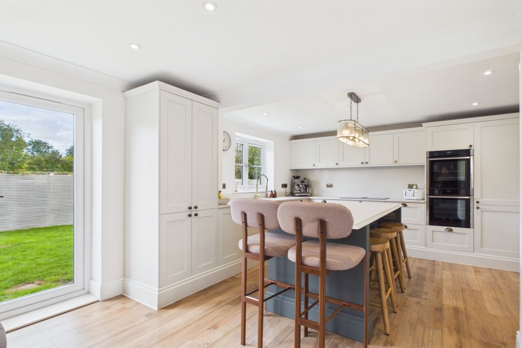 Detached House for sale in Lincoln, Apple Cottage, Old Rectory Gardens, Sturton By Stow, Lincoln, LN1 2FE, 1576 m²