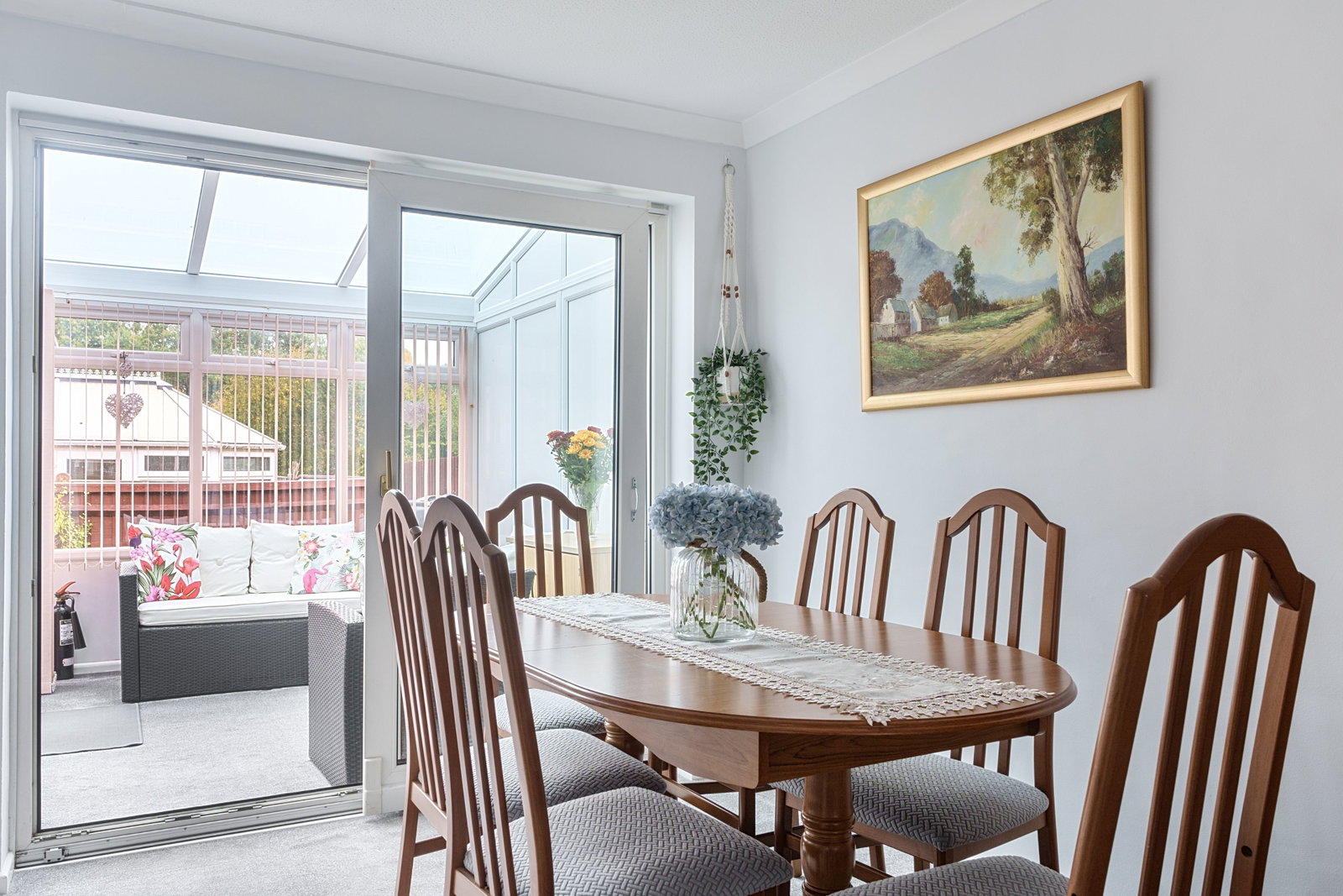 Semi Detached House for sale in East Grinstead, Tudor Close, East Grinstead, RH19 4SA, 895 m²