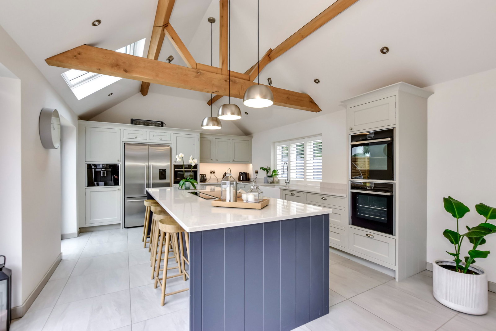 Detached House for sale in Hemel Hempstead, Chipperfield Road, Bovingdon, Hemel Hempstead, HP3 0JR, 3612 m²