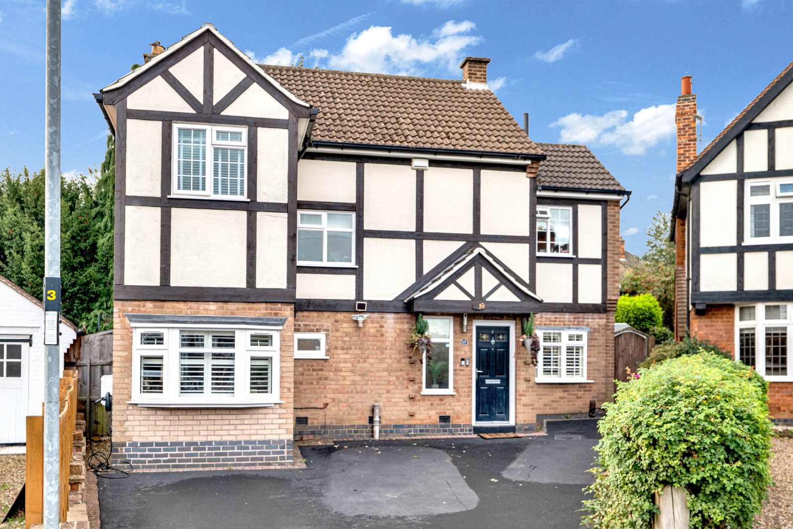 Detached House for sale in Leicester, Cedar Avenue, Birstall