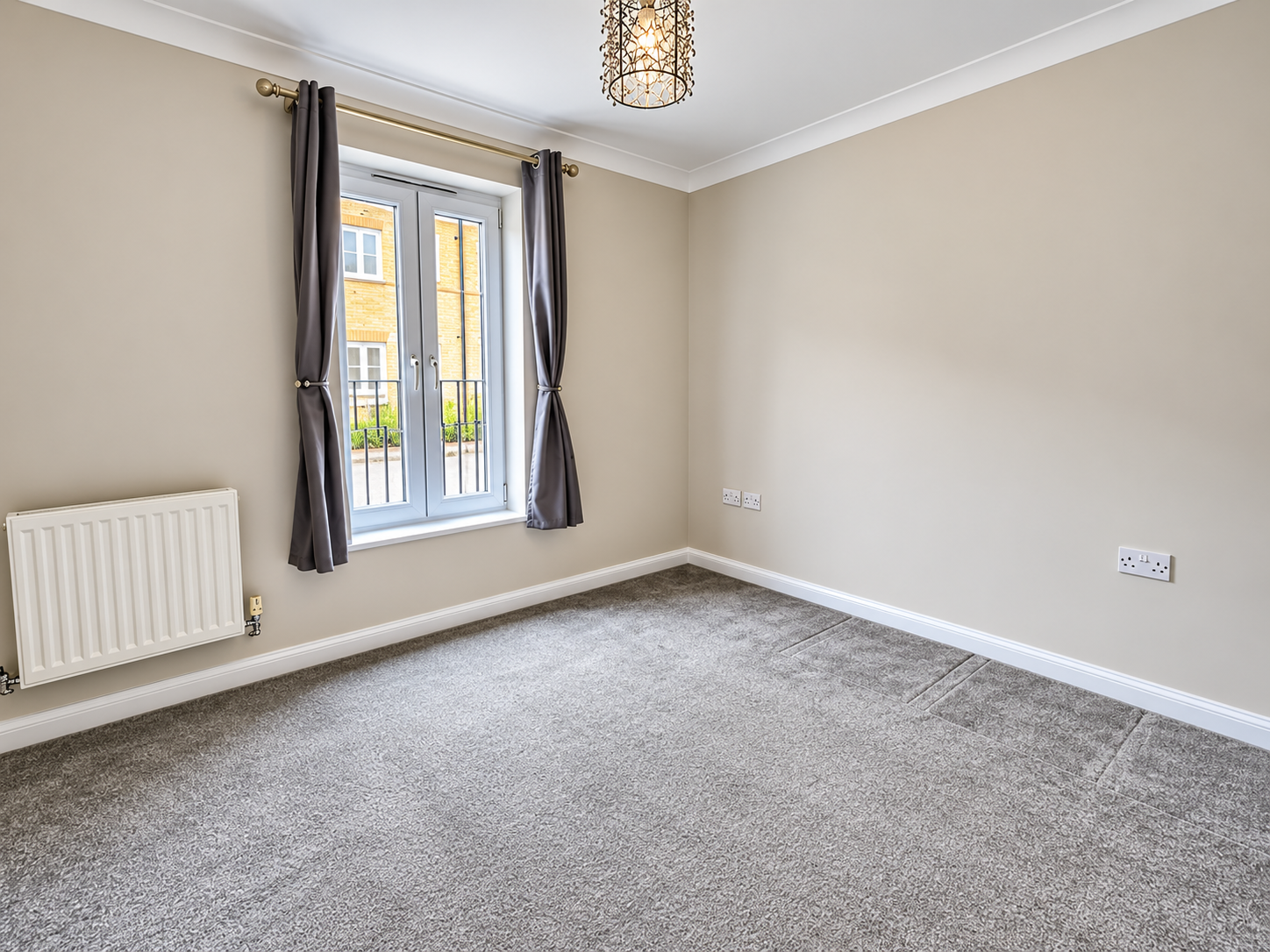 Flat for sale in Romford, Exmoor Court, Paignton Close, Romford, RM3 8SF, 657 m²