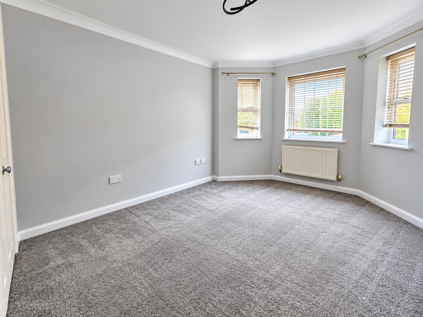 Flat for sale in Romford, Exmoor Court, Paignton Close, Romford, RM3 8SF, 657 m²