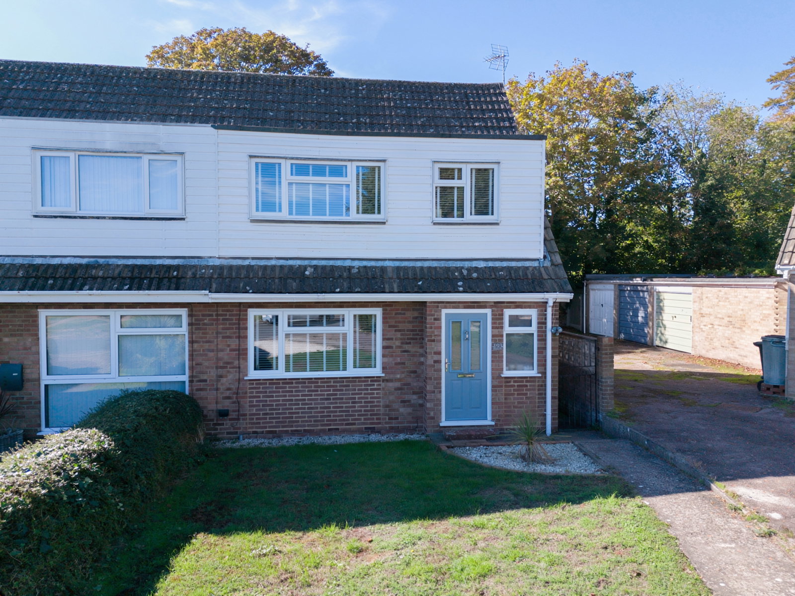 Semi Detached House for sale in Broadstairs, Bradstow Way, Broadstairs, CT10 1AX
