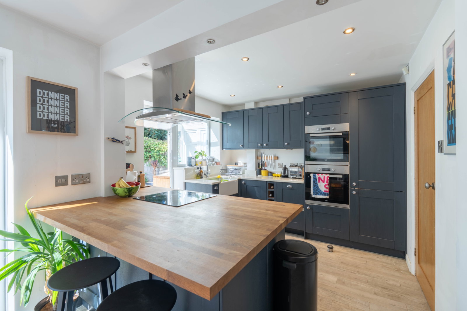 Semi Detached House for sale in Broadstairs, Bradstow Way, Broadstairs, CT10 1AX