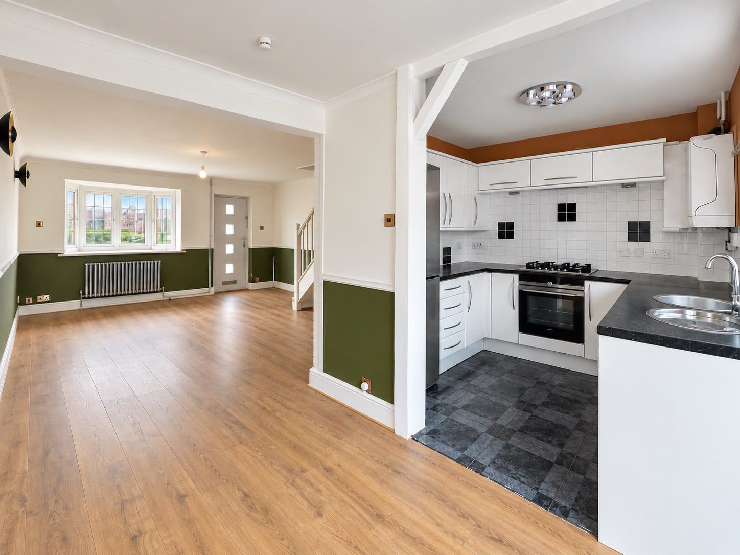 Semi Detached House for sale in Sittingbourne, Merleburgh Drive, Kemsley, Sittingbourne, ME10 2RW