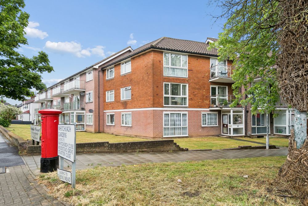 Flat for sale in Edgware, Sonia Court, Whitchurch Lane, Edgware, Middlesex, HA8