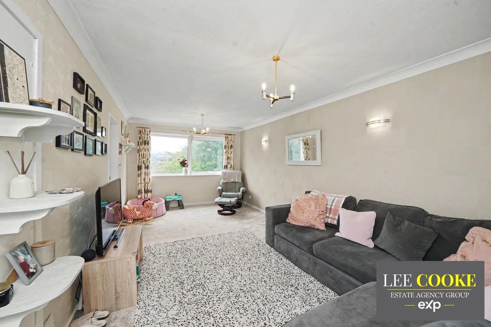 Flat for sale in Wolverhampton, The Courtlands, Off Newbridge Crescent, Tettenhall, Wolverhampton, WV6 0LT