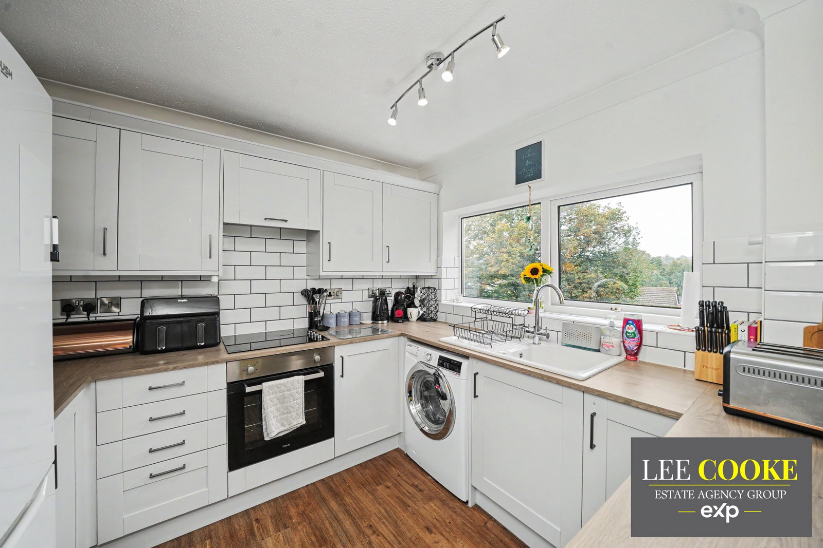Flat for sale in Wolverhampton, The Courtlands, Off Newbridge Crescent, Tettenhall, Wolverhampton, WV6 0LT