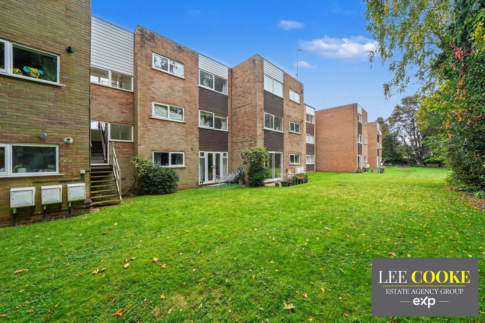 Flat for sale in Wolverhampton, The Courtlands, Off Newbridge Crescent, Tettenhall, Wolverhampton, WV6 0LT