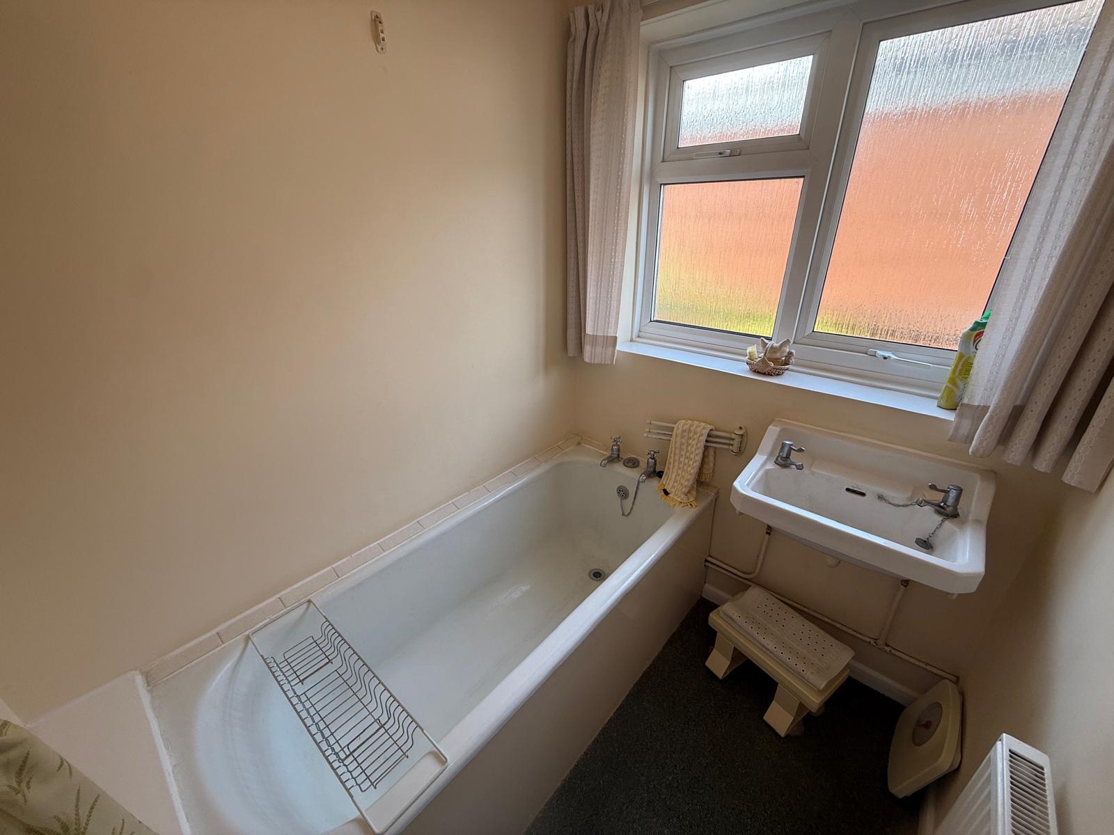 Semi Detached Bungalow for sale in Broadstairs, Rosemary Avenue, Broadstairs, CT10 2ES