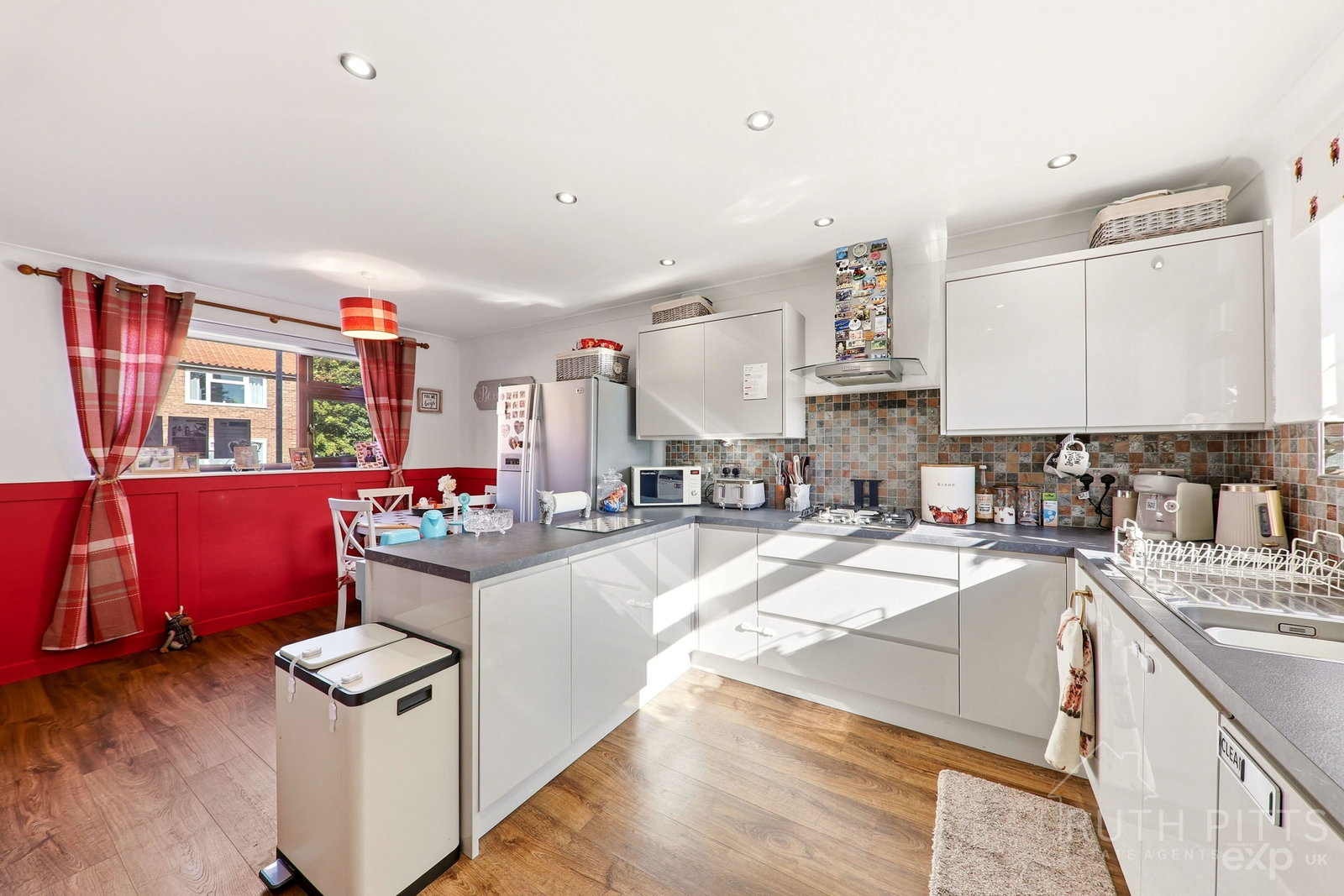 End Of Terrace House for sale in Scunthorpe, Cranidge Close, Crowle, DN17