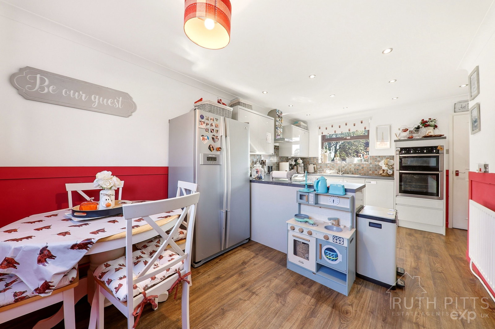 End Of Terrace House for sale in Scunthorpe, Cranidge Close, Crowle, DN17