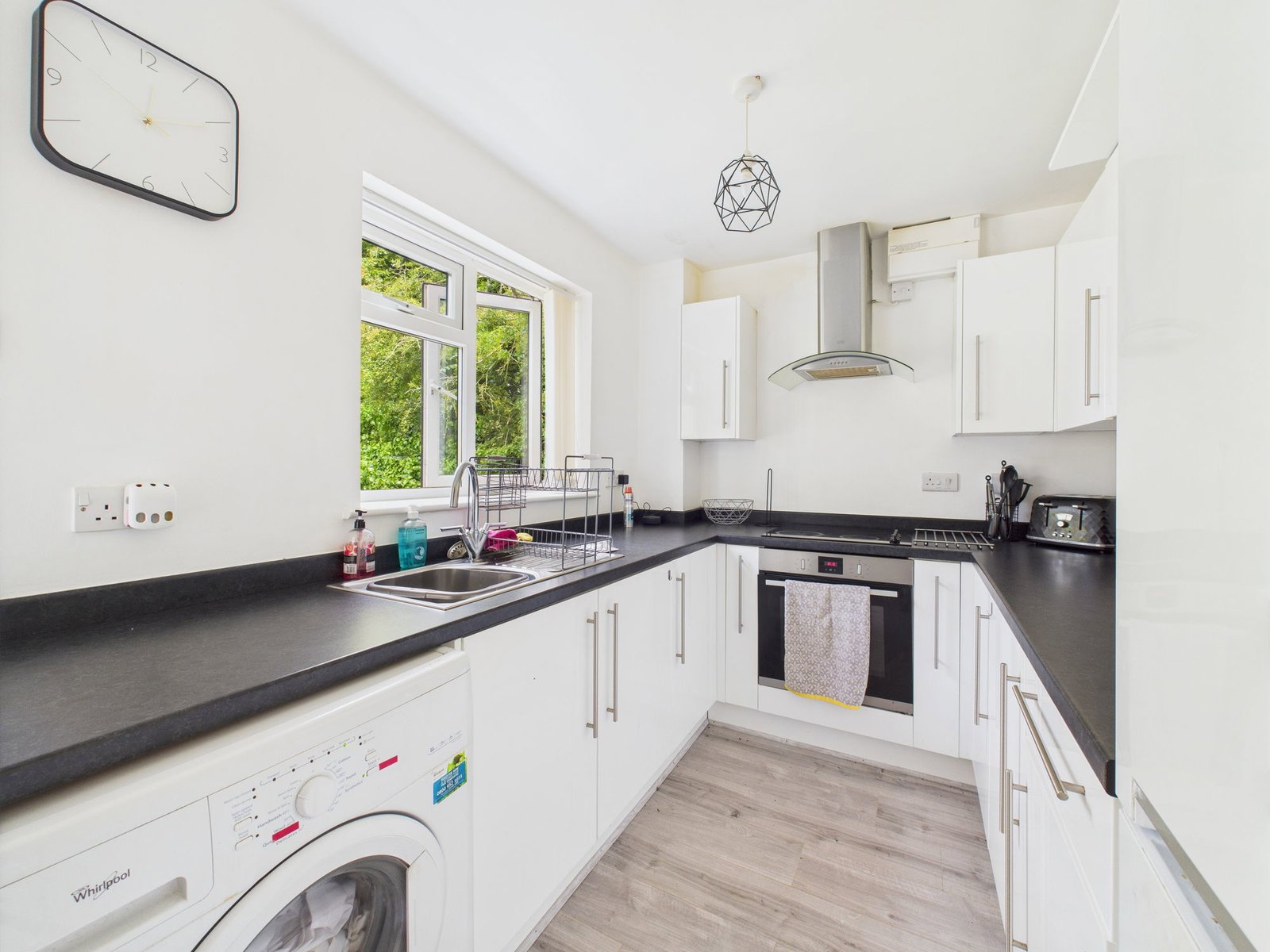 End Of Terrace House for sale in Wigston, Creaton Court, Wigston, 516 m²