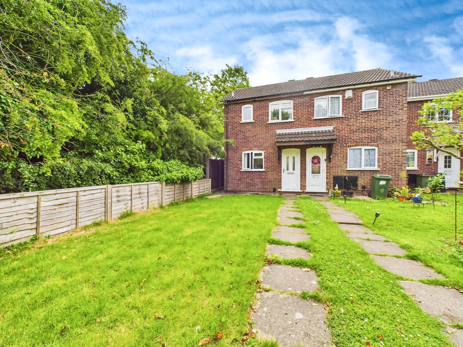 End Of Terrace House for sale in Wigston, Creaton Court, Wigston, 516 m²