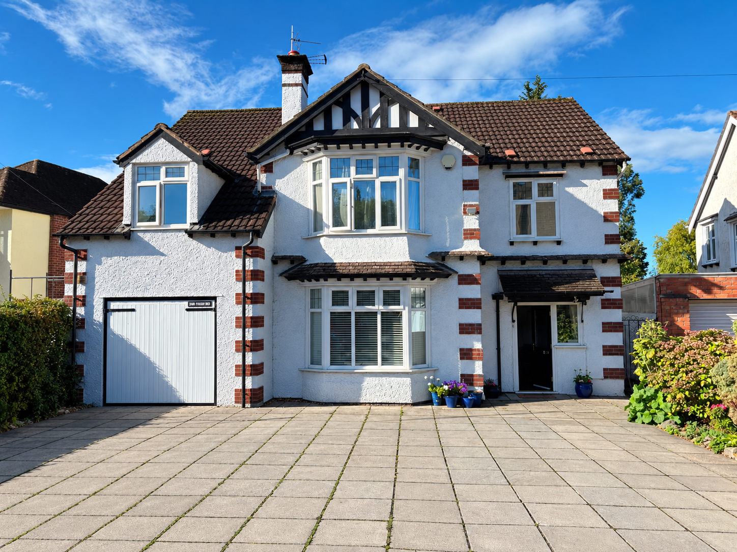 Detached House for sale in Gloucester, Stroud Road, Glos, GL1, 2883 m²