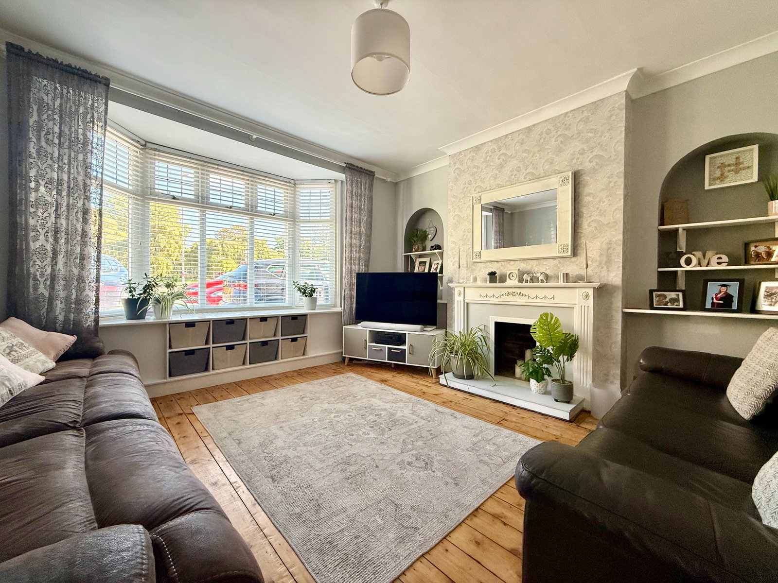 Detached House for sale in Gloucester, Stroud Road, Glos, GL1, 2883 m²