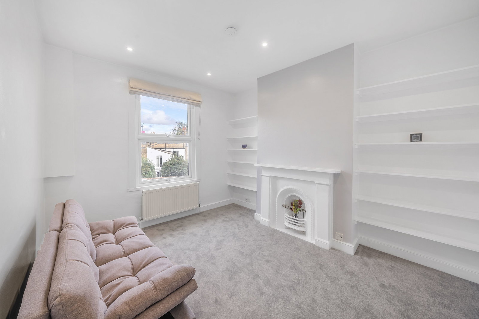 Flat for sale in London, Ringford Road, Wandsworth, SW18 1RP, 624 m²