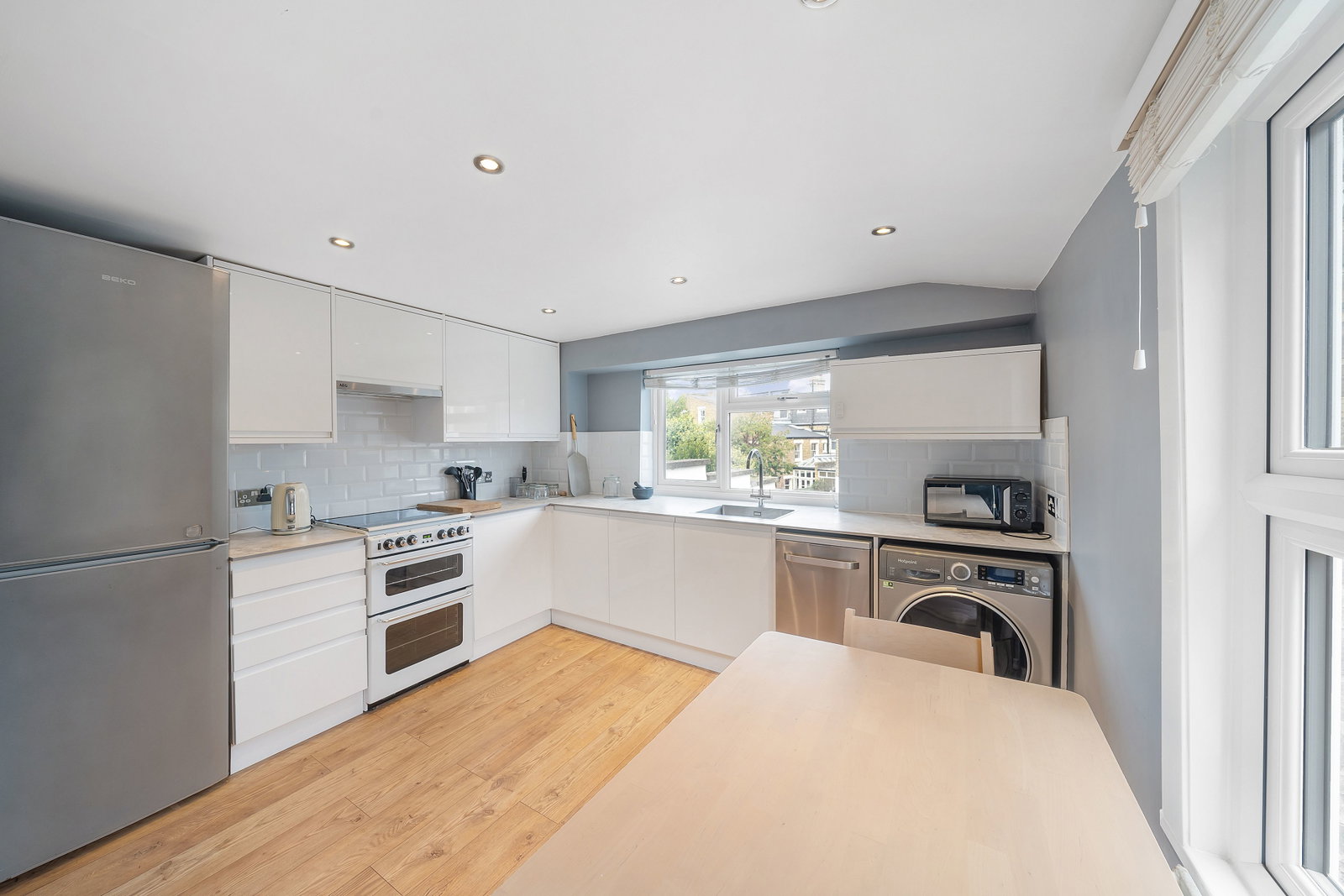 Flat for sale in London, Ringford Road, Wandsworth, SW18 1RP, 624 m²