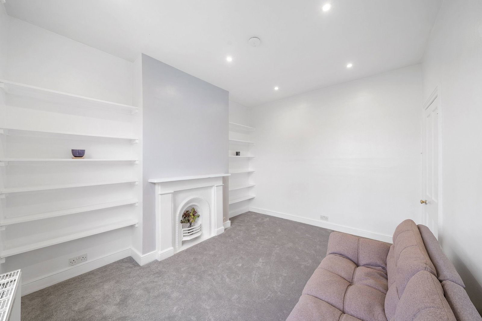 Flat for sale in London, Ringford Road, Wandsworth, SW18 1RP, 624 m²